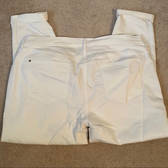 Old Navy Skinny Boyfriend Jeans - Picture 2 of 5